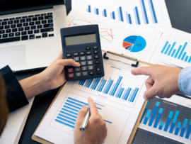 Top,View,Of,Business,Consultant,Meeting,To,Analyze,And,Discuss